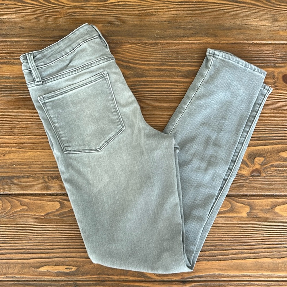Athleta light gray wash jeans. Size 8